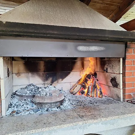 Kuca Za Odmor Family Dağ evi *