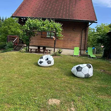 Kuca Za Odmor Family Dağ evi *